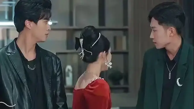 《高攀不起》：‘SM娱乐’都救不了这‘偶像剧’套路！男主又霸总又舔狗，看得我‘九万亿’个白眼！